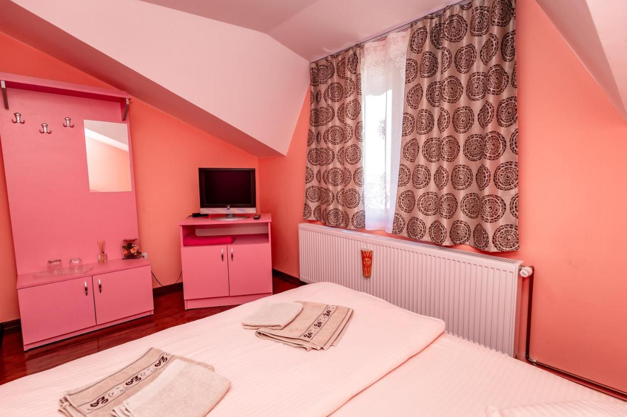 Complex Stefanesti Hotel Bozovici Buitenkant foto